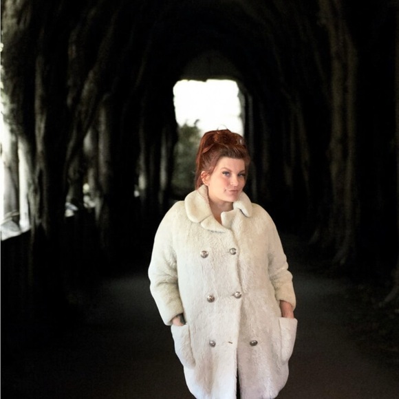 It’s so shaggy and so 2000’s coat! - Picture 1 of 5